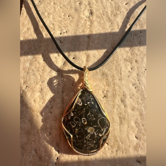 Tarnish Resistant Gold Grounding Copper Turritella Stone Leather Cord Necklace - Picture 6 of 13